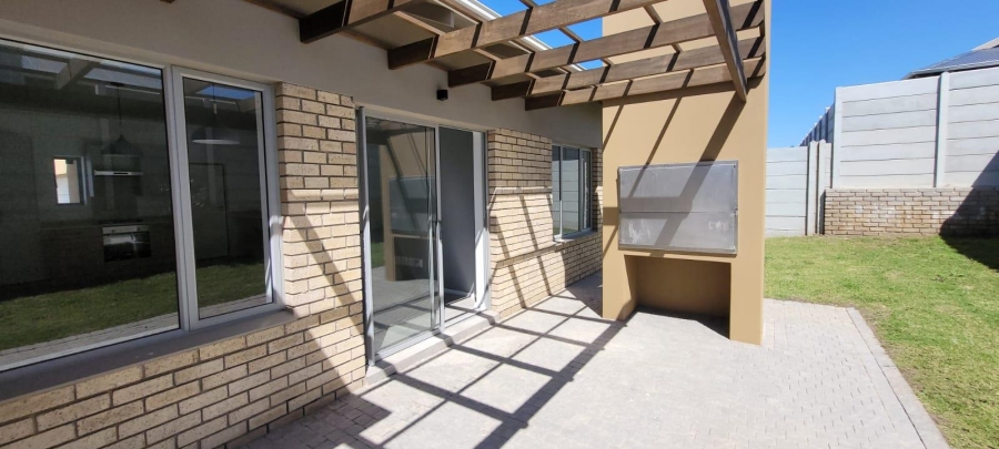 3 Bedroom Property for Sale in Mooikloof Country Estate Western Cape